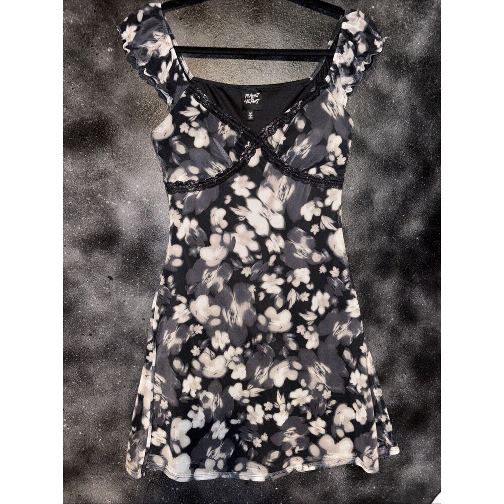 Planet heart Black floral Cami mini dress Cap Sleeves Feminine Sz M Summer